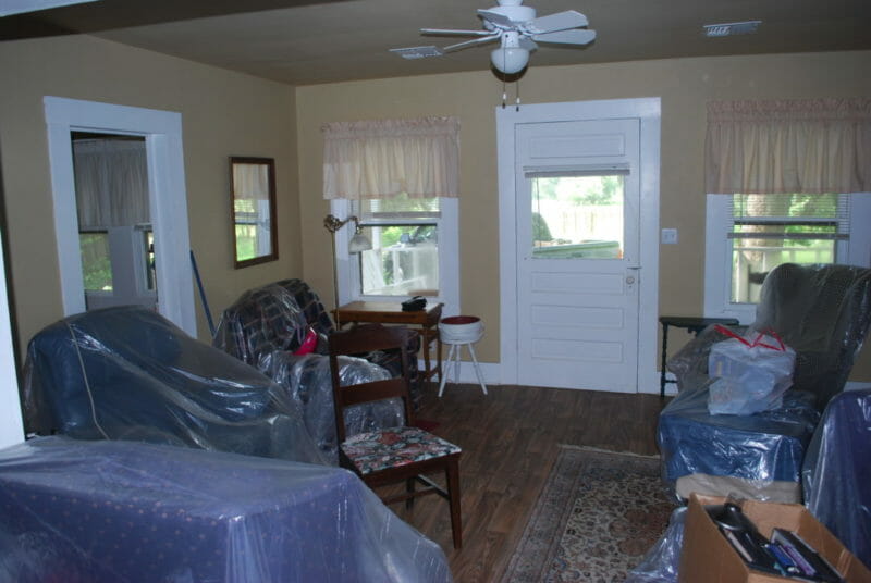 Livingroom-before-front-door