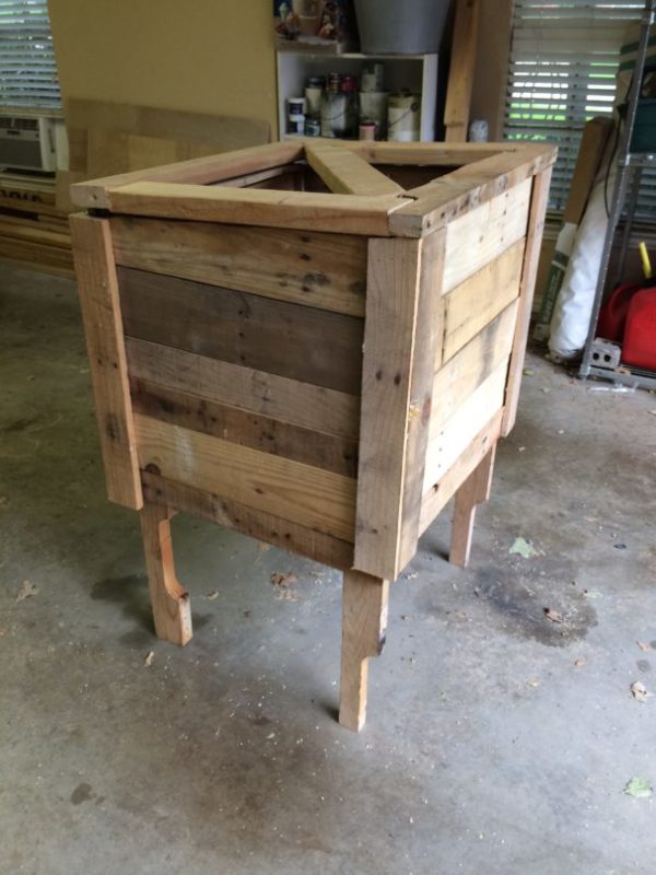 Build a Parcel Box from a Pallet