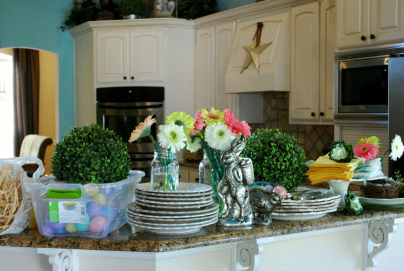 DIY styling of an Easter table