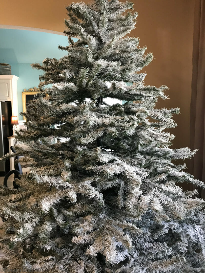 Tips for flocking your own Christmas Tree by Countyroad407.com