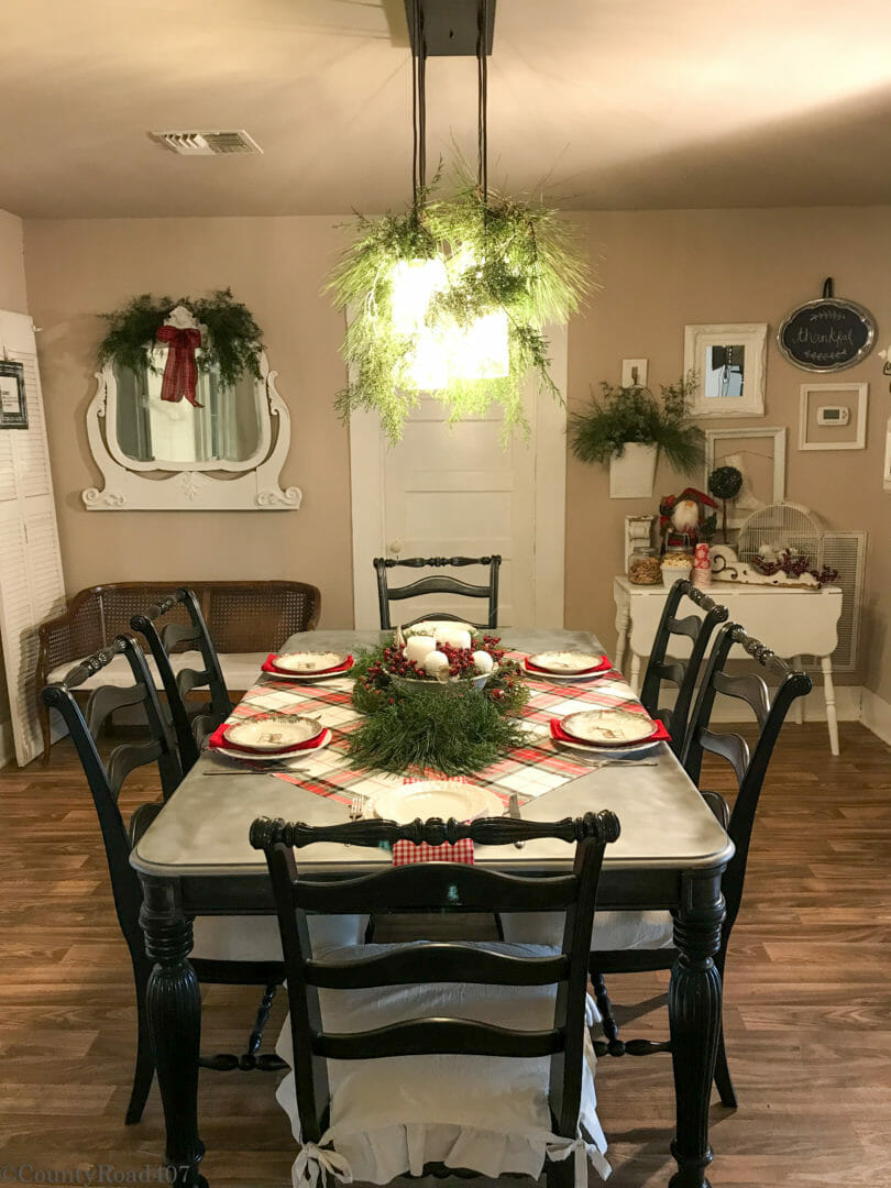 A Christmas Farmhouse Tour - County Road 407