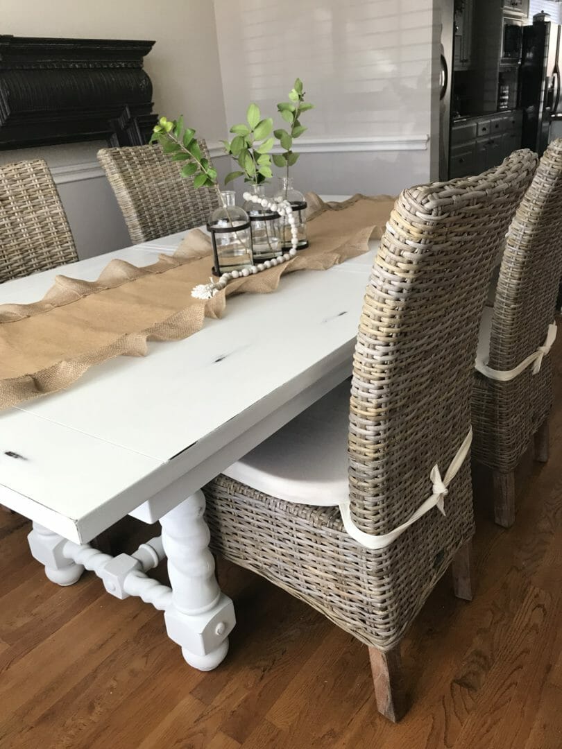 Finished Dining table with Rustoleum Chalk paint by CountyRoad407.com