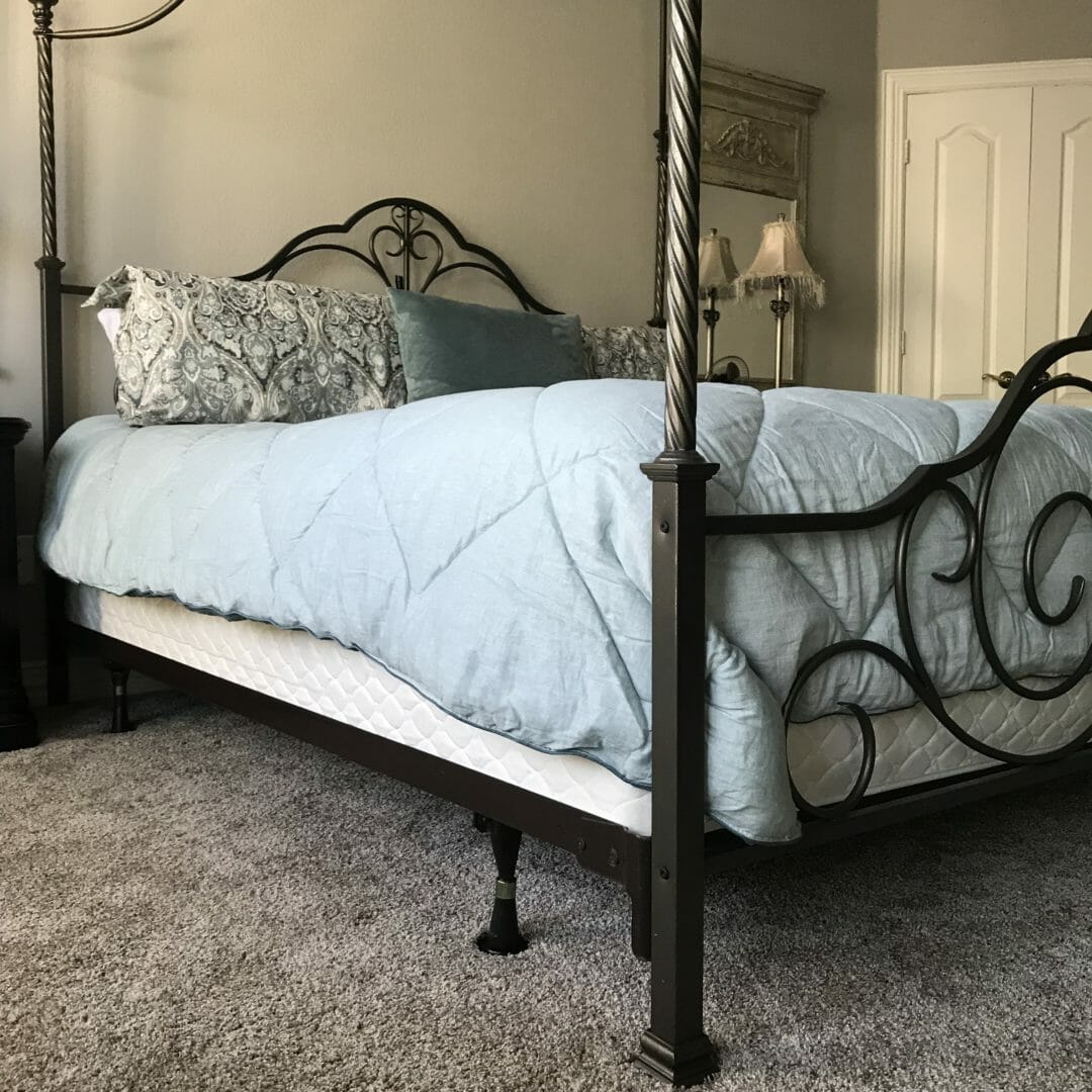 Bed skirt tips from Countyroad407.com