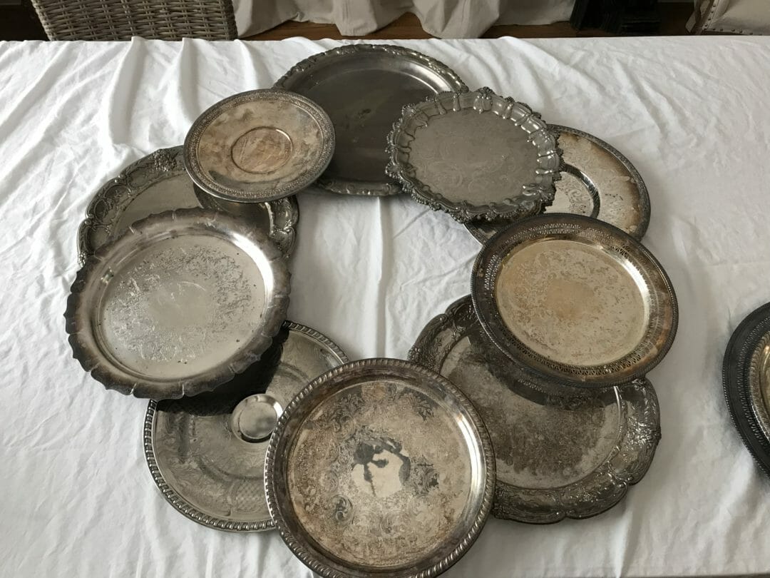 DIY silver tray wreath by CountyRoad407.com