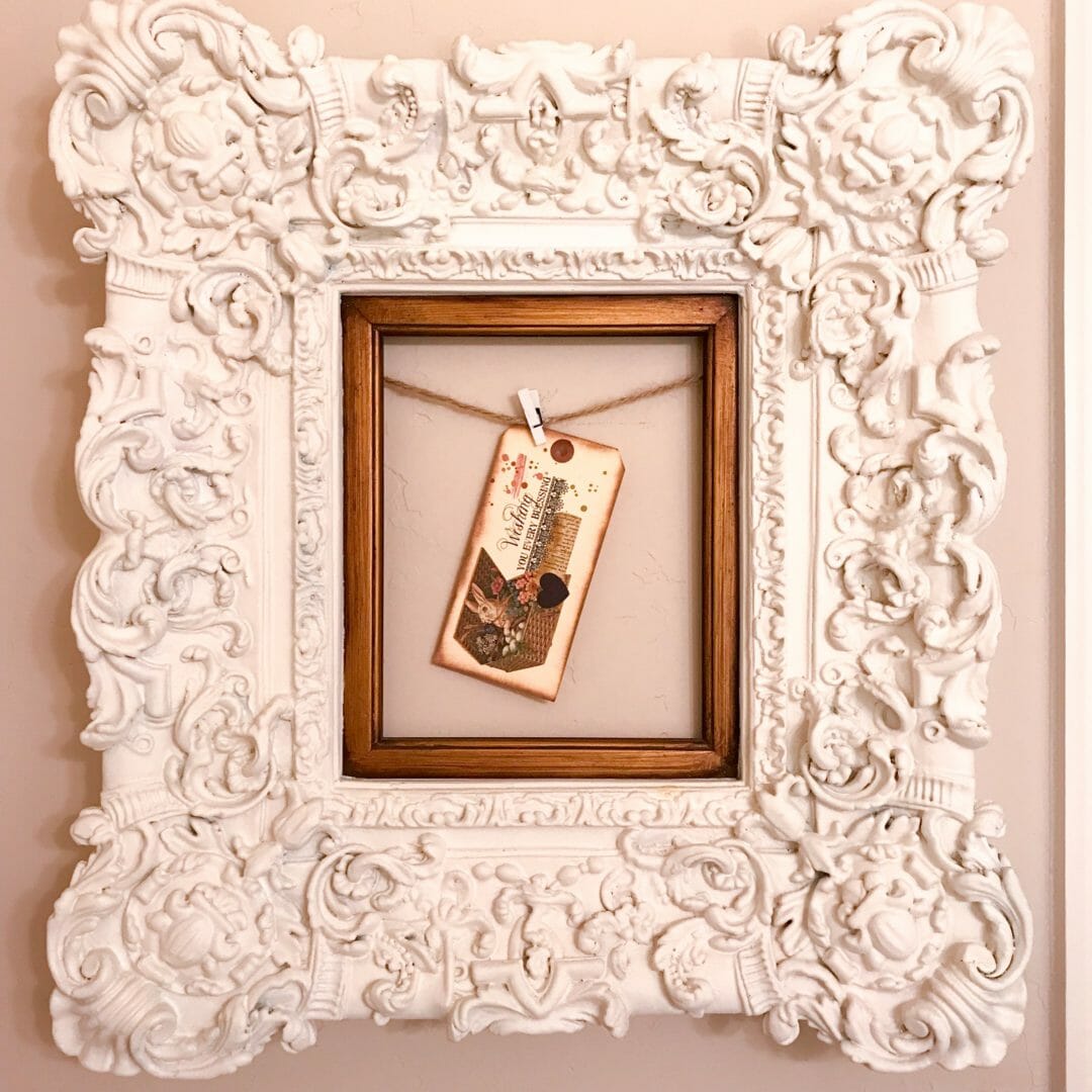 How I use empty frames in my decor by CountyRoad407.com