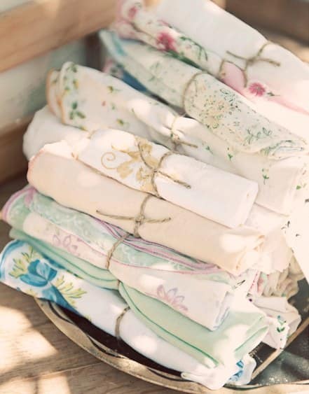 decorating with vintage handkerchiefs by countyroad407.com