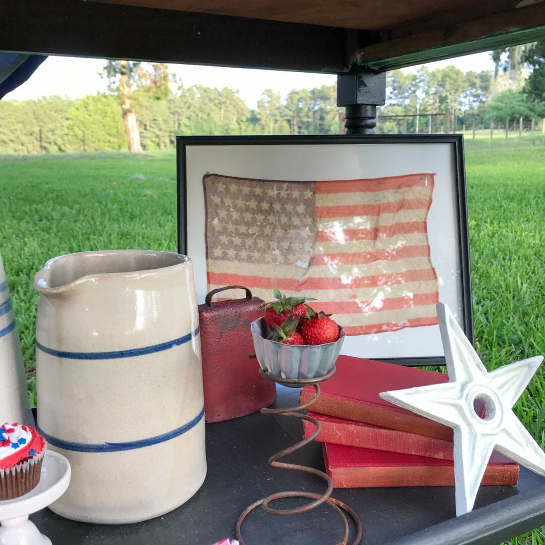 Vintage decor for a patriotic snack cart by countyroad407.com