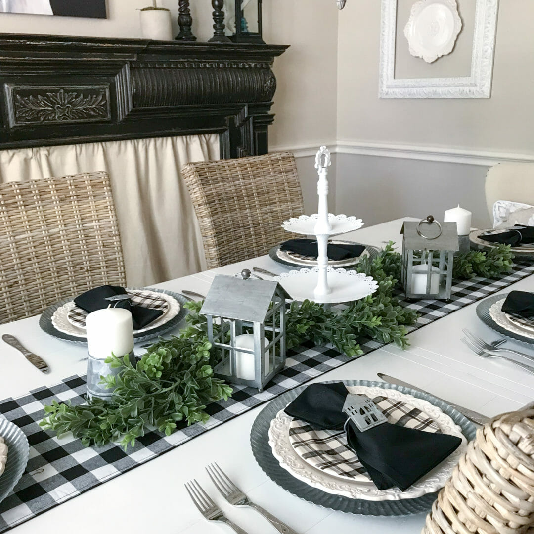 black and white checked tablescape