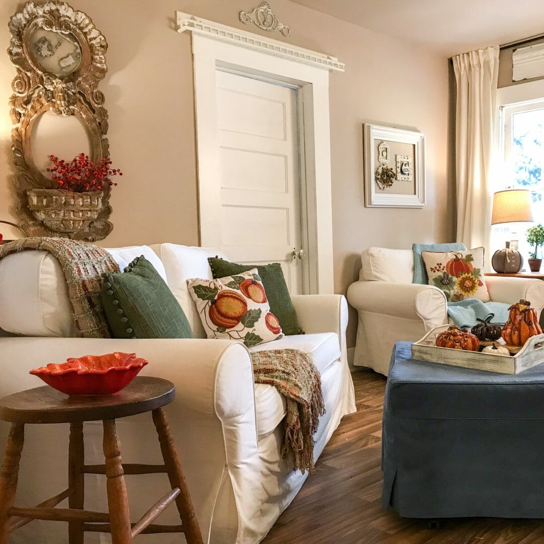 A fall Farmhouse tour and blog hop by CountyRoad407.com