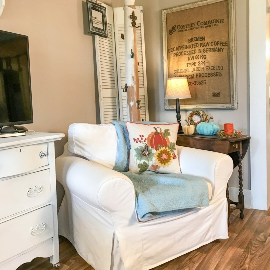 A Fall Farmhouse tour and blog hop by CountyRoad407.com