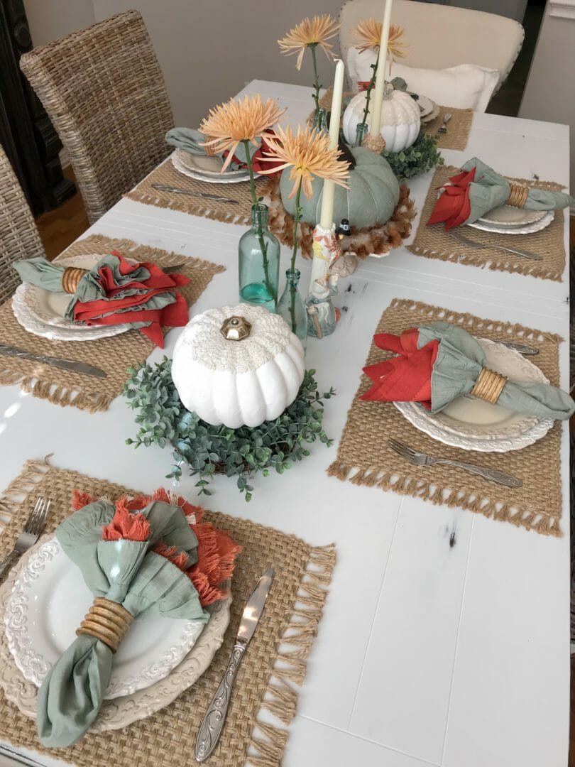 Thanksgiving tablescape by CountyRoad407.com #casualtablescape #thanksgiving #thanksgivingtable