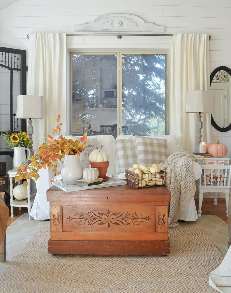 my favorite farmhouse style blogs by CountyRoad407.com #farmhouseblog #farmhousestyle #farmhouse