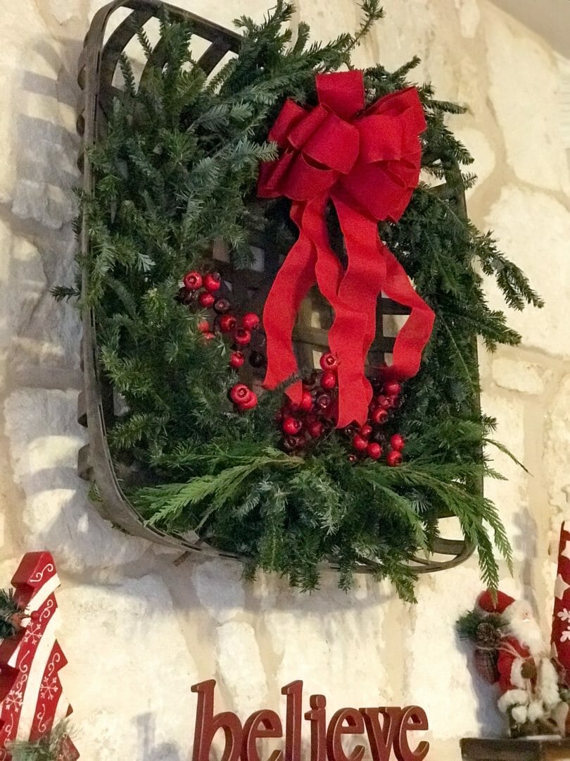 The easiest way to make a live wreath by CountyRoad407.com