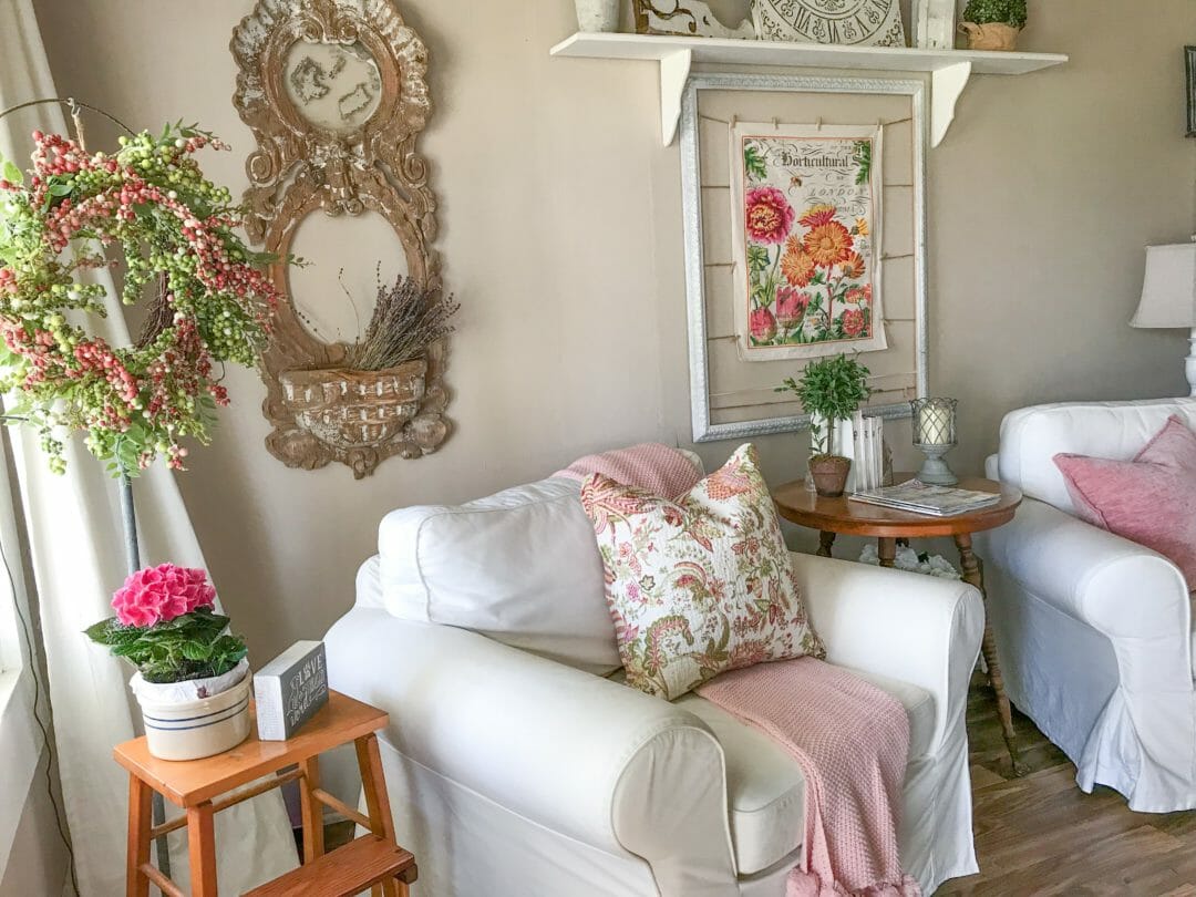 Spring ideas for a farmhouse living room by CountyRoad407.com #springdecor #springartwork #springlivingroom #springdecorideas #springideas