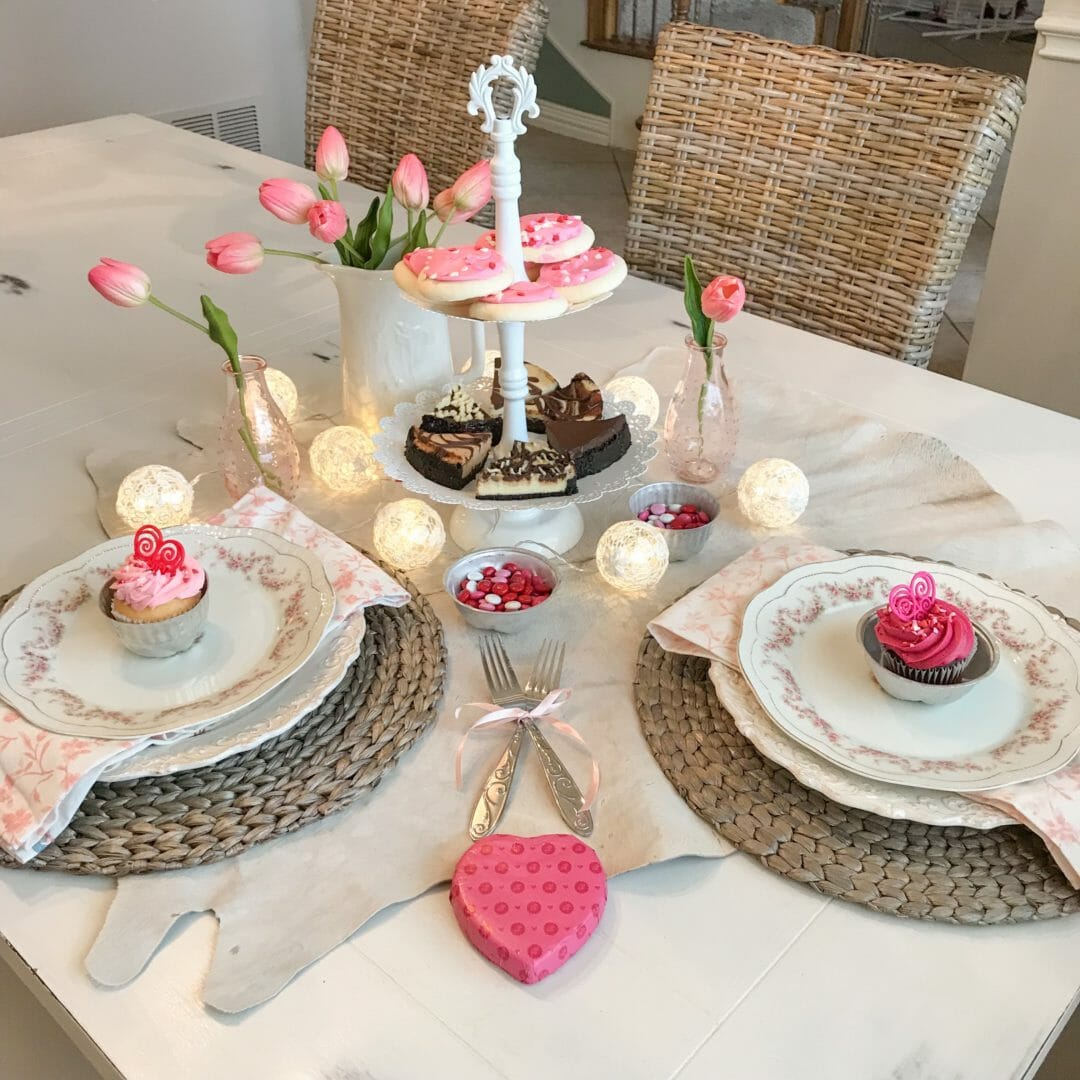 A Vinage inspired dessert table for 2 and a Valentine's Blog hop by CountyRoad407.com #ValentinesDay #VintageDecor #VintageValentine #Valentinetable #ValentinesDayTable