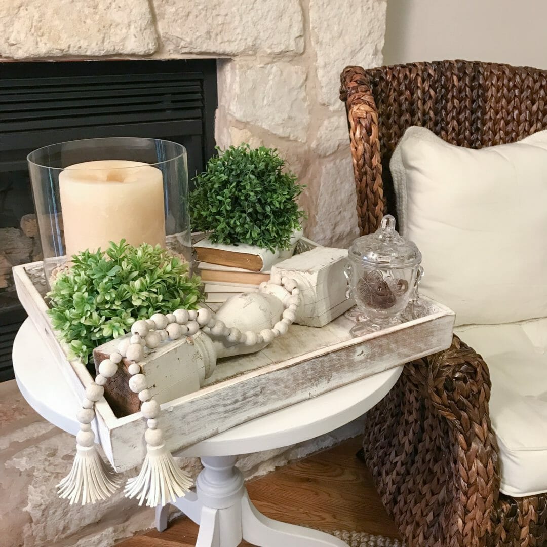 How I use greenery balls in my decor. By CountyRoad407.com #fauxgreenery #topiaryballs #greenery #springdecor #springdecorating #fauxplants #decor