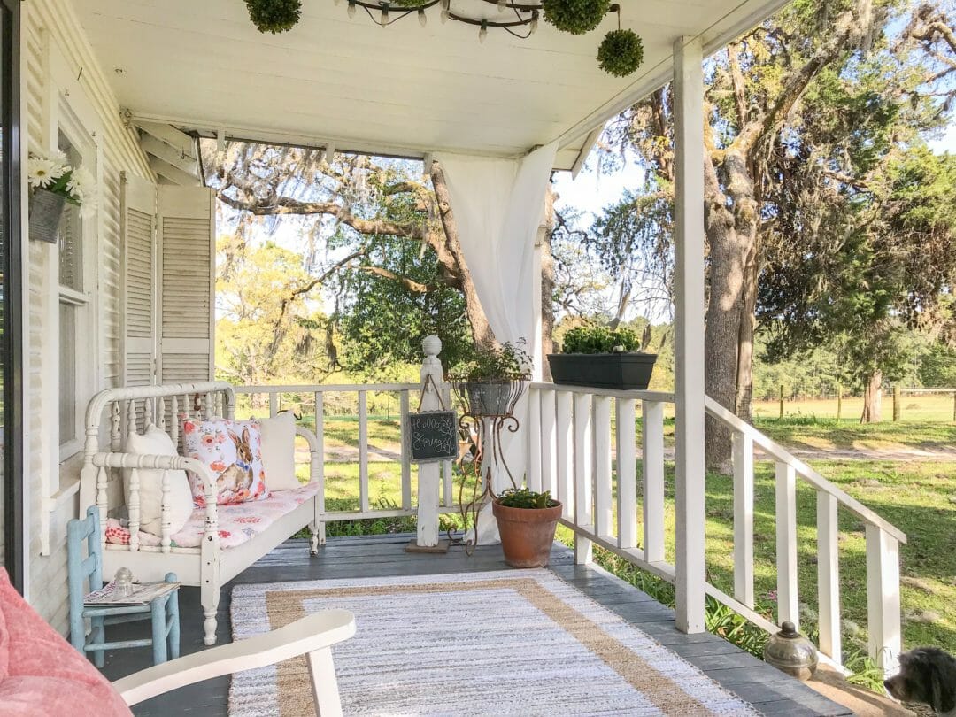 Spring farmhouse porch tour with a blog hop by CountyRoad407.com #springtour #springporch #springporchideas #springporchdecor #springfarmhouseporch #farmhousestyle #farmhouseporch #farmhouseporchideas #springfarmhouseideas 