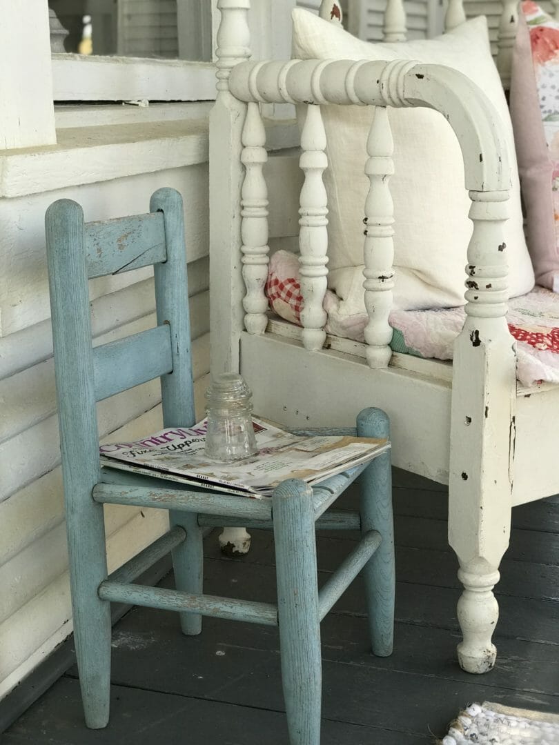 Spring farmhouse porch tour with a blog hop by CountyRoad407.com #springtour #springporch #springporchideas #springporchdecor #springfarmhouseporch #farmhousestyle #farmhouseporch #farmhouseporchideas #springfarmhouseideas