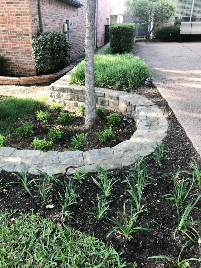 Our frontyard and porchette refresh by CountyRoad407.com #Springporch #Springdecor #yard #porchette #porchdecor #springrefresh #countyroad407