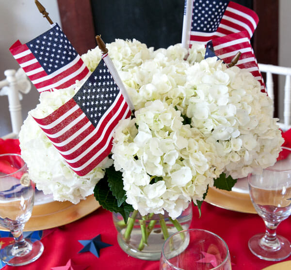 Last minute Patriotic Centerpiece ideas gathered by CountyRoad407.com #July4th #patrioticcenterpiece #patriotic #redwhiteandblue #Centerpieceideas #countyroad407