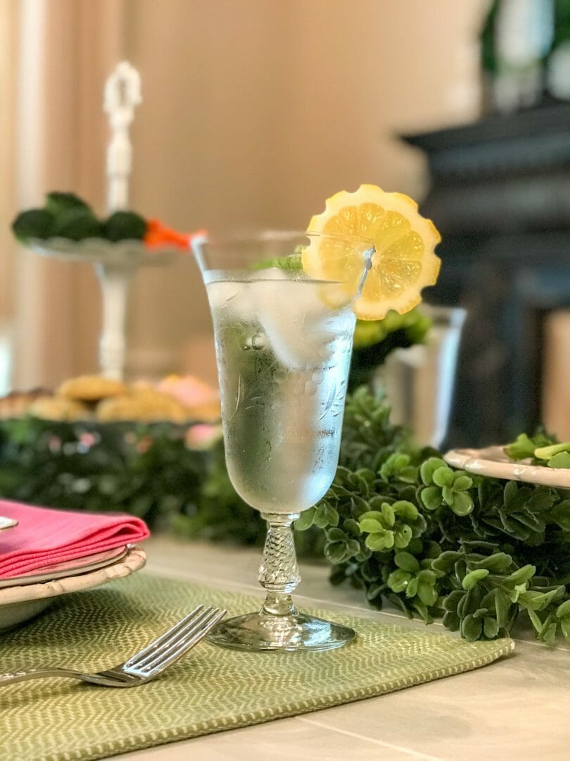 A Mom's Day Tea Party without the tea and a spring party hop by CountyRoad407.com #bloghop #teaparty #MothersDay #MomsDay #SpringParty