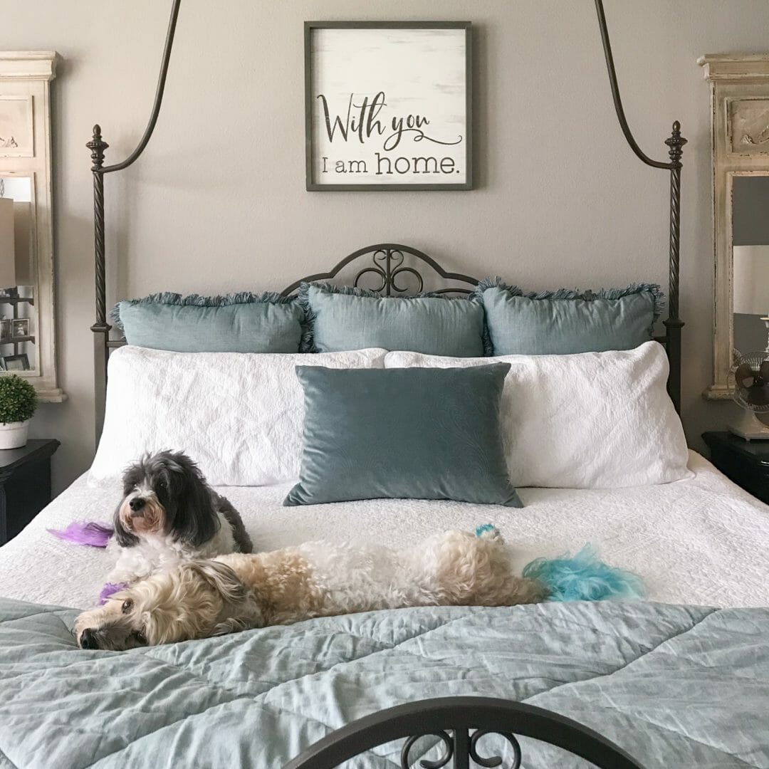 ummer Bedroom Refresh and blog hop by CountyRoad407.com #summerbedroom #summerdecorideas #sumerdecor #bedrooms #summerdecor #countyroad497 #bloghop