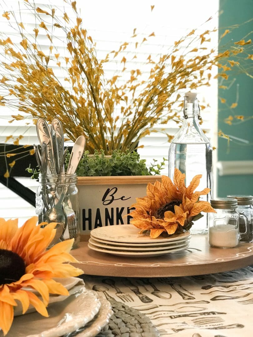 Summer to fall kitchen table and blog hop by CountyRoad40.com #latesummerdecor #kitchentabledecor #summerdecorideas #tablescapes #tablevignette #bloghop #countyroad407