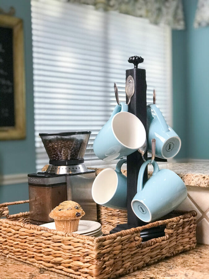 Farmhouse Style DIY Coffee Cup Holder - County Road 407