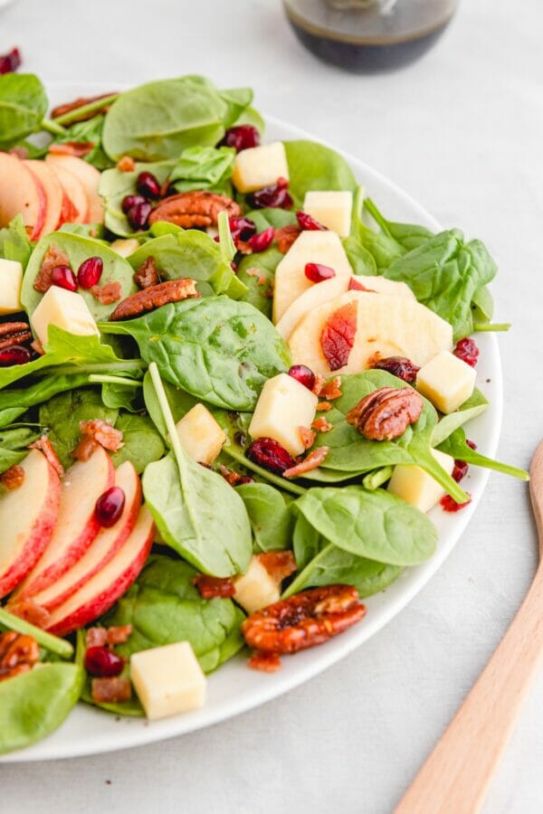 salad with apples and pecans
