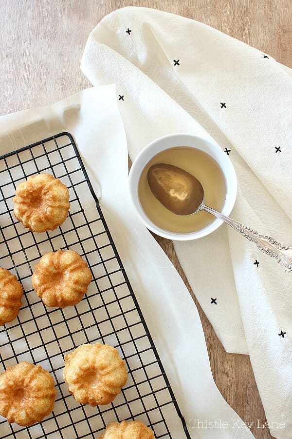 mini bundletts with spoon and rum