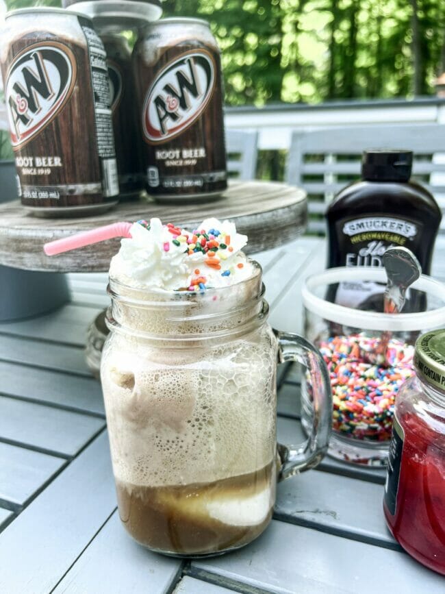Rootbeer float and cans