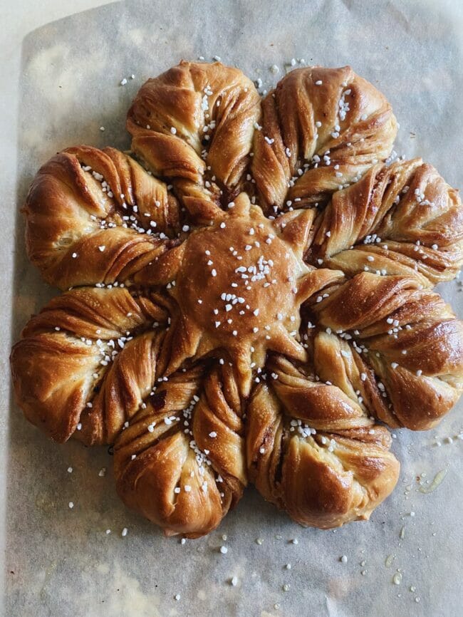 cinnamon star bread