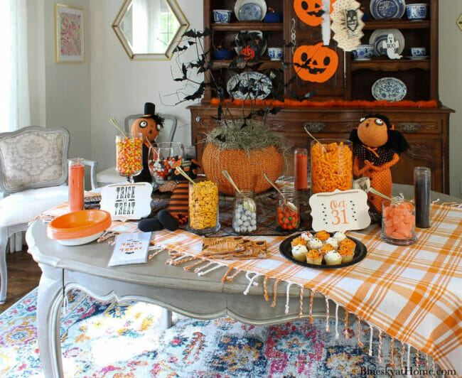 halloween tablescape