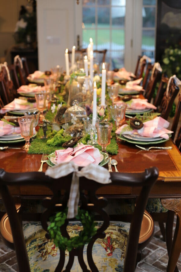 long tablescape with pink and green centerpiece