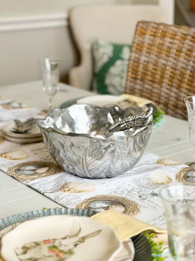 solver cabbage salad bowl as centerpiece with table runner