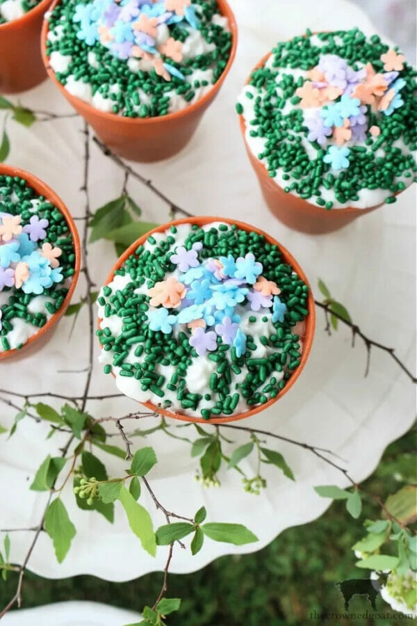 Easter cake in a pot