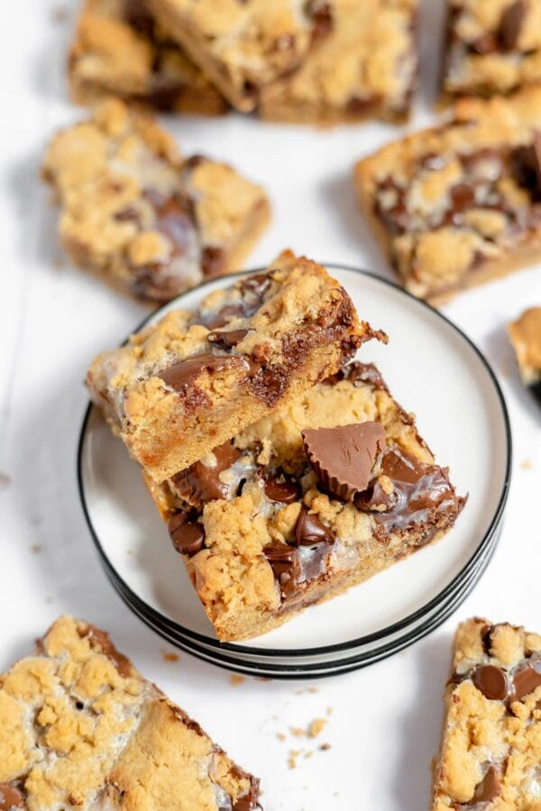 COOKIE BARS WITH CHOCOLATE AND PEANUT BUTTER