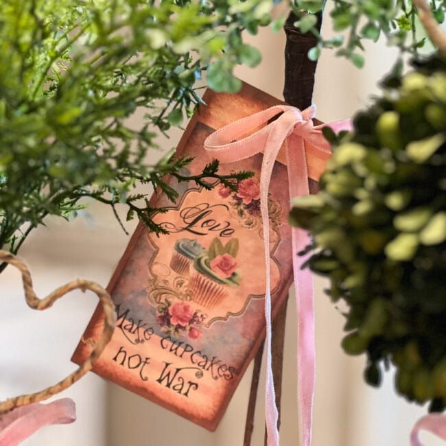 close up of vintage inspired valentine's tag