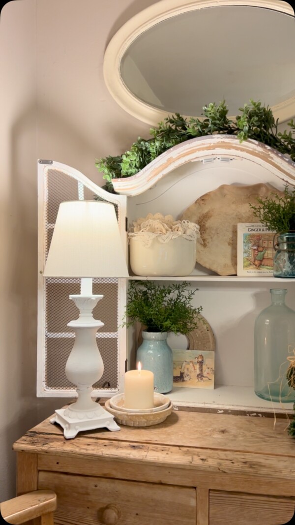 A little spring styling in one of my favorite pieces from decorsteals .Happy Spring Friends. 
.
decorsteals  springstyle  springhutchstyling  springdecorating  springdecor  hutchstyling  mydecorsteals  mydecorstyle  homedecorideas  homedecorating